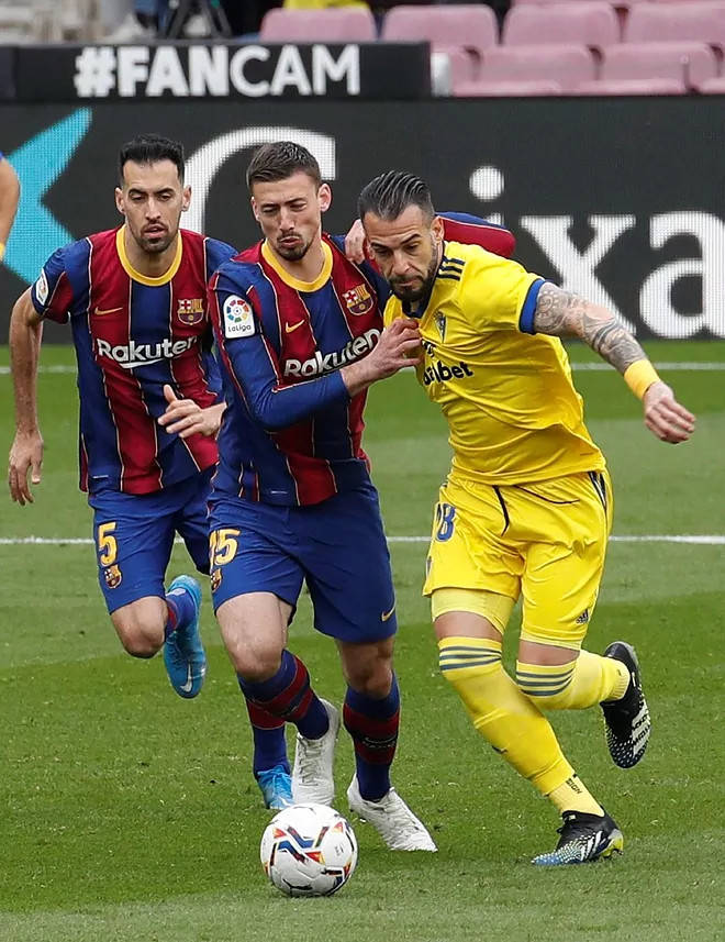 包含里程碑夜！圣安东尼奥马刺调整名单，西甲清晨刷纪录，球迷炸锅，赛季目标并未改变的词条