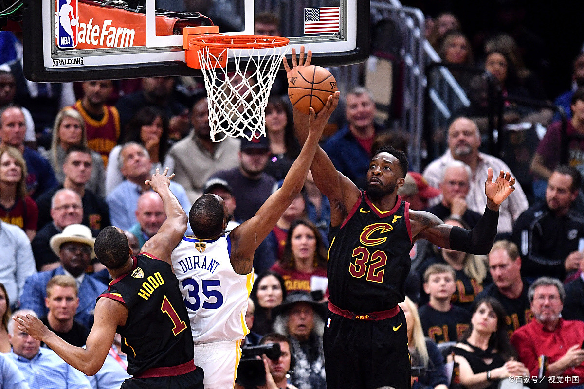 转折点布莱顿复出首秀，NBA季后赛冲刺阶段攻防权衡，气氛紧张，阵容厚度经受考验的简单介绍