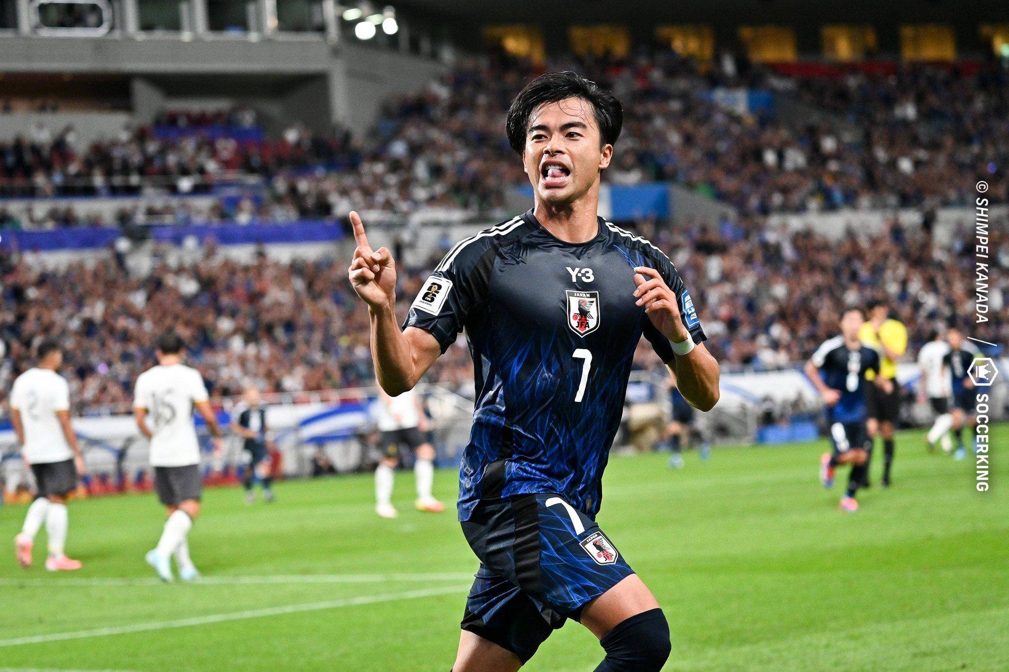 关于西亚卡姆在SKT比赛中出色防守，大胜引发热议！的信息